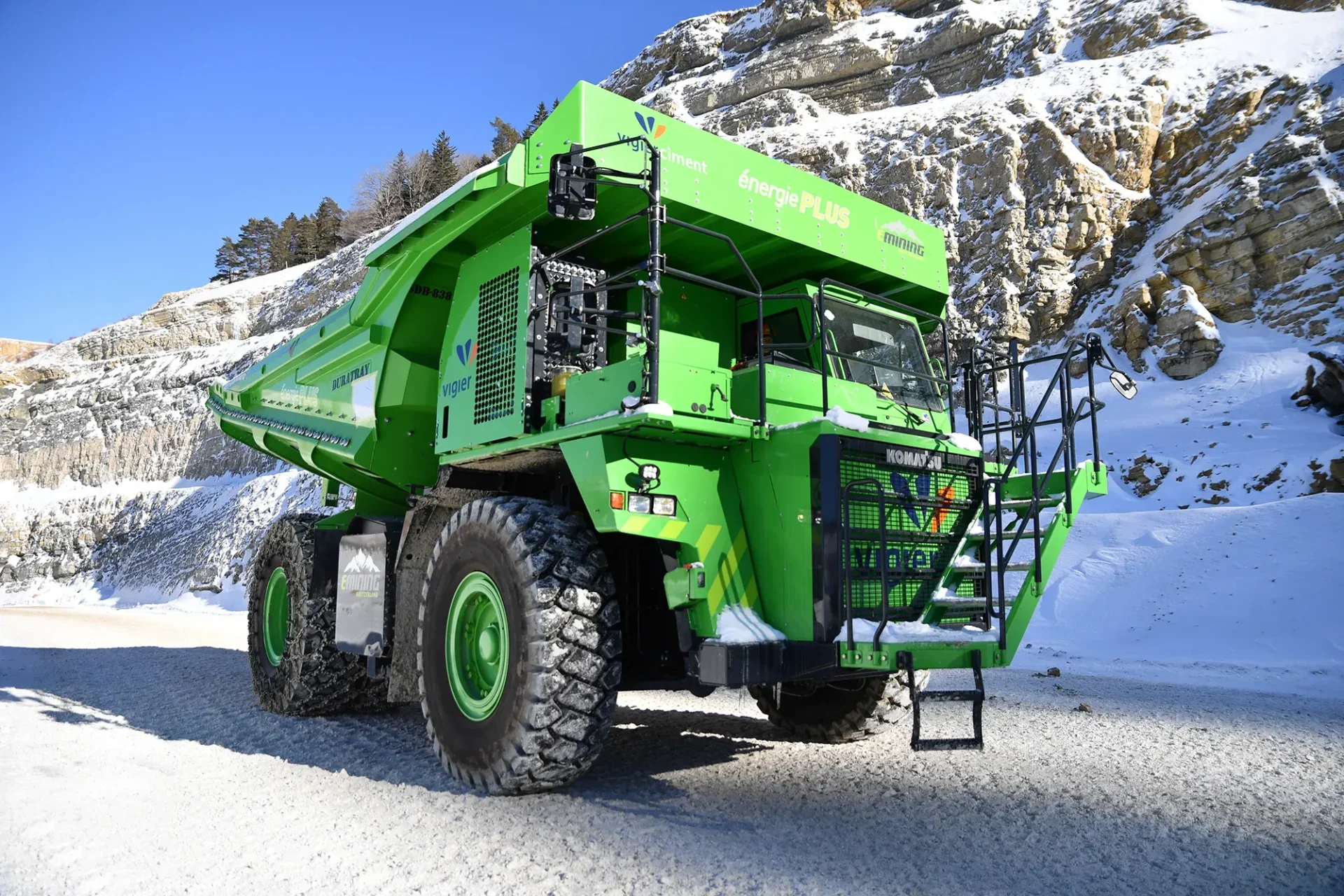 Duratray Suspended Dump Body withstanding icy and snowy conditions during mining haulage.